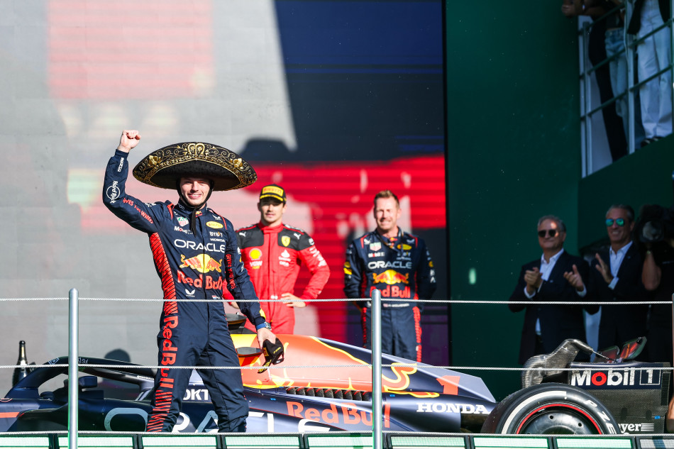 فيرشتابن يحقق رقماً قياسياً بعد فوزه بجائزة المكسيك الكبرى