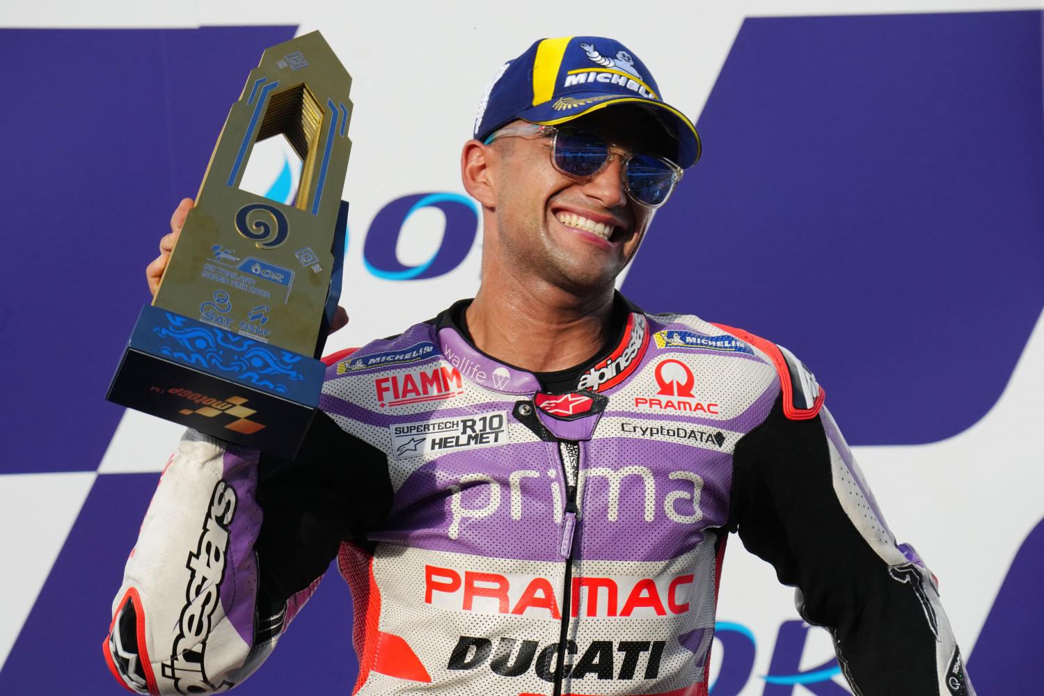 الإسباني خورخي مارتن يفوز يسباق جائزة تايلاند الكبرى
